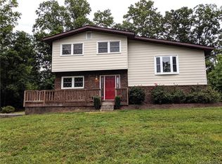 372 Blythewood Dr, Hendersonville, NC 28792