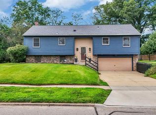 2509 Blue Ridge Dr NE, Cedar Rapids, IA 52402