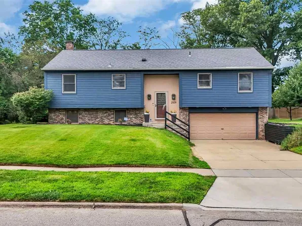 2509 Blue Ridge Dr NE, Cedar Rapids, IA 52402