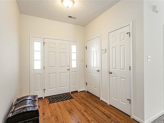 3rd image of 3712 Mulberry Ln