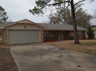 1612 W Locust St, Durant, OK 74701