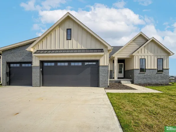 21102 Atwood Ave, Elkhorn, NE 68022