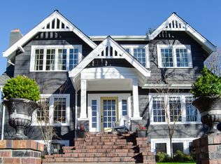 2328 46th Ave SW, Seattle, WA 98116