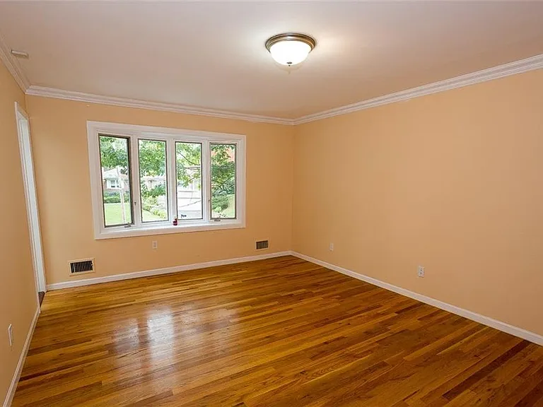 49 Soulice Pl — Photo 10