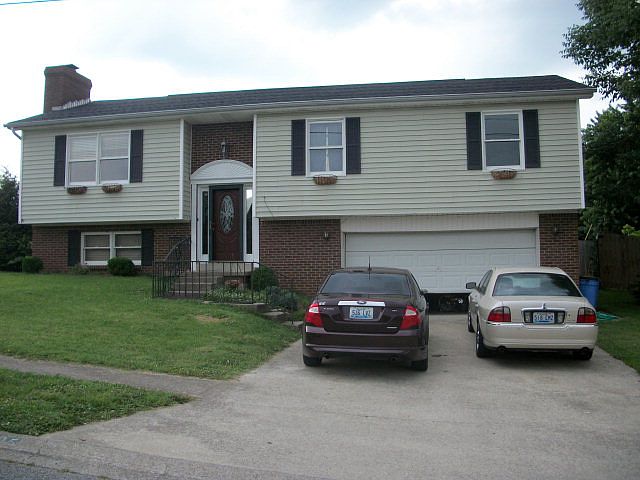 1st image of 605 Benjamin Dr