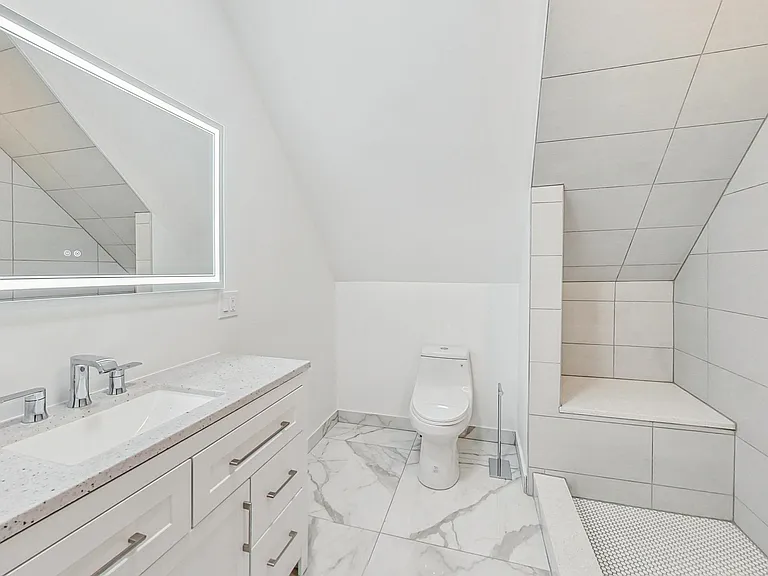 2037 N Spaulding Ave #2 — Photo 24
