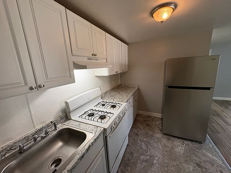 467 Allen St #101 — Photo 20