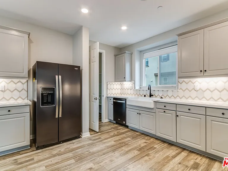 713 Daniel Freeman Cir — Photo 22