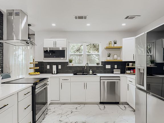 5th image of 9403 Mystic Oaks Trl
