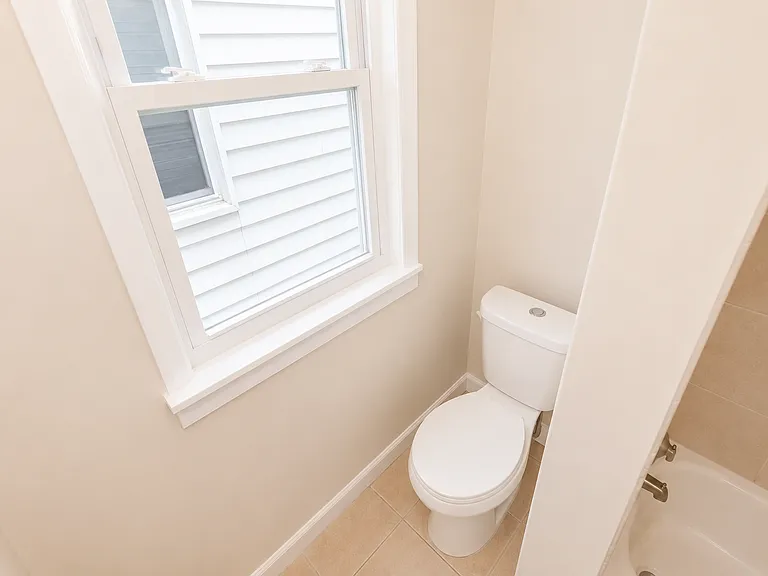 454 4th Ave W #1 — Photo 7