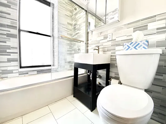 Rented by Voro NYC | media 33