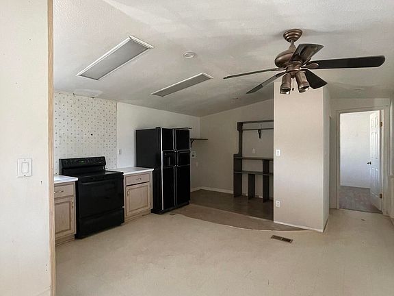 4th image of 15911 W Via Del Caballo --