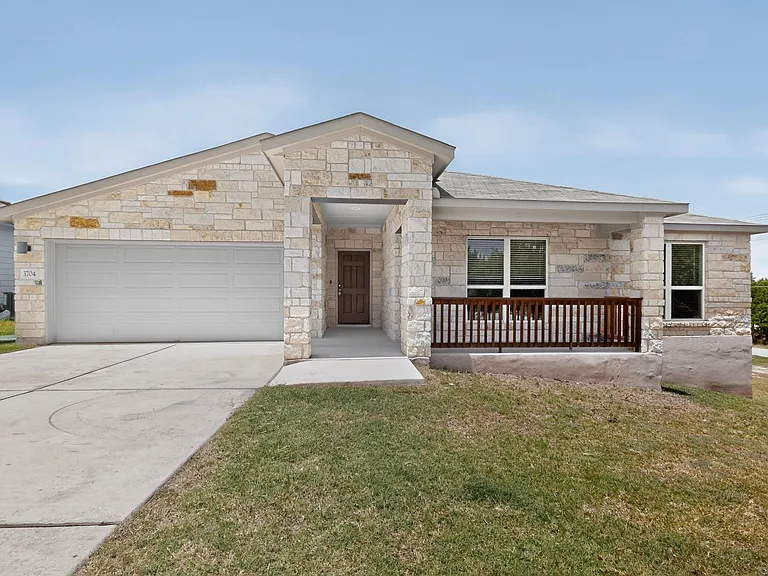 3704 Allegiance Ave — Photo 1