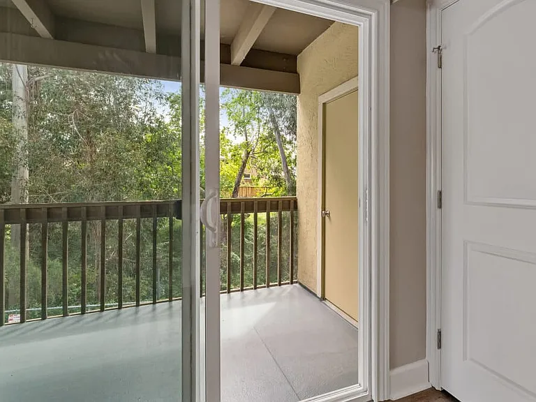 Vista Creek Apartments — Photo 29
