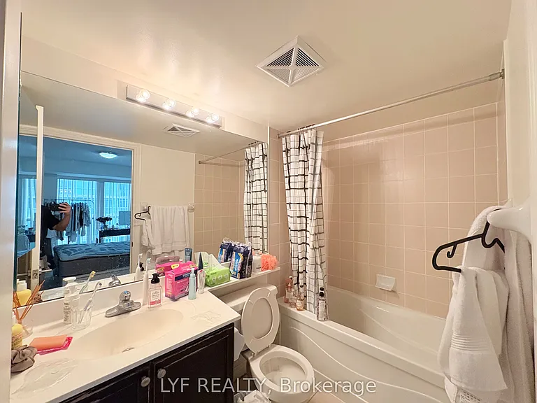 70 Town Centre Ct #1507 — Photo 12