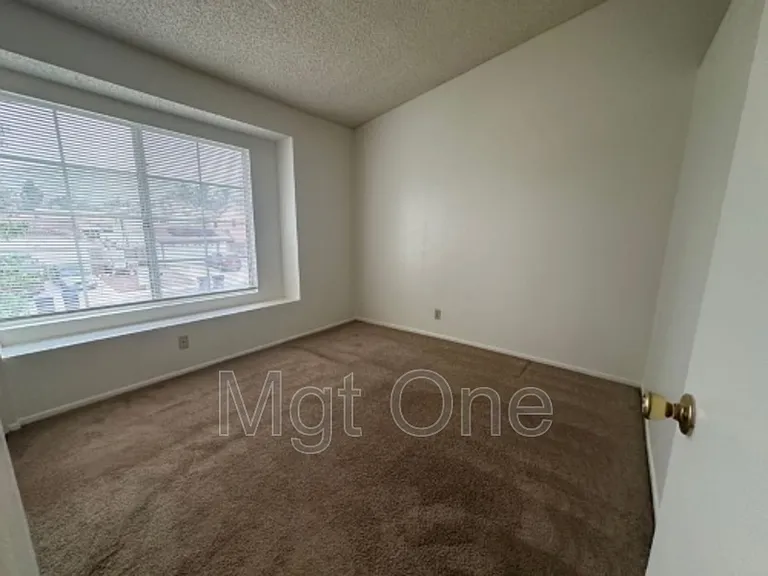 23575 Parkland Ave — Photo 8