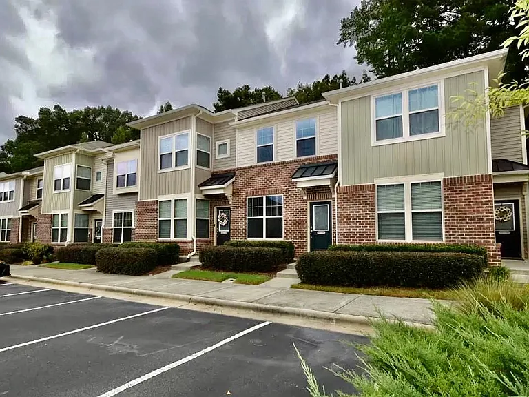 24 Pocono Dr #24 — Photo 16