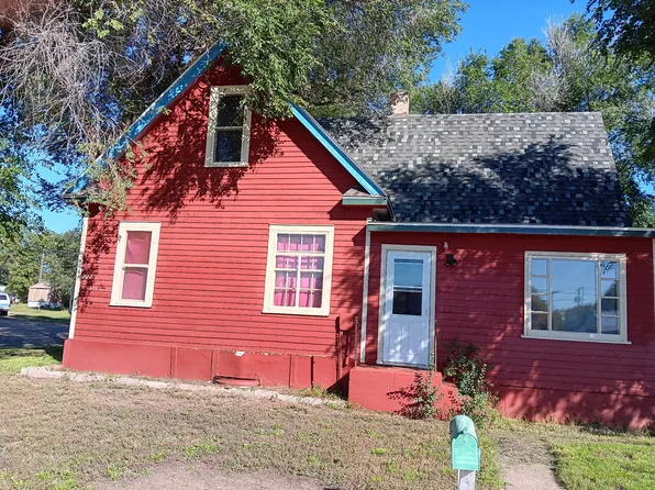 222 8th Ave E, Mobridge, SD 57601