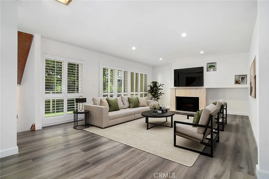 3 bed, 1681 sqft, $4,200 — Photo 1