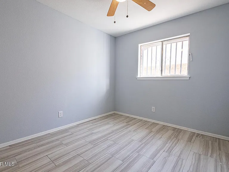 10733 Tourmaline St — Photo 25