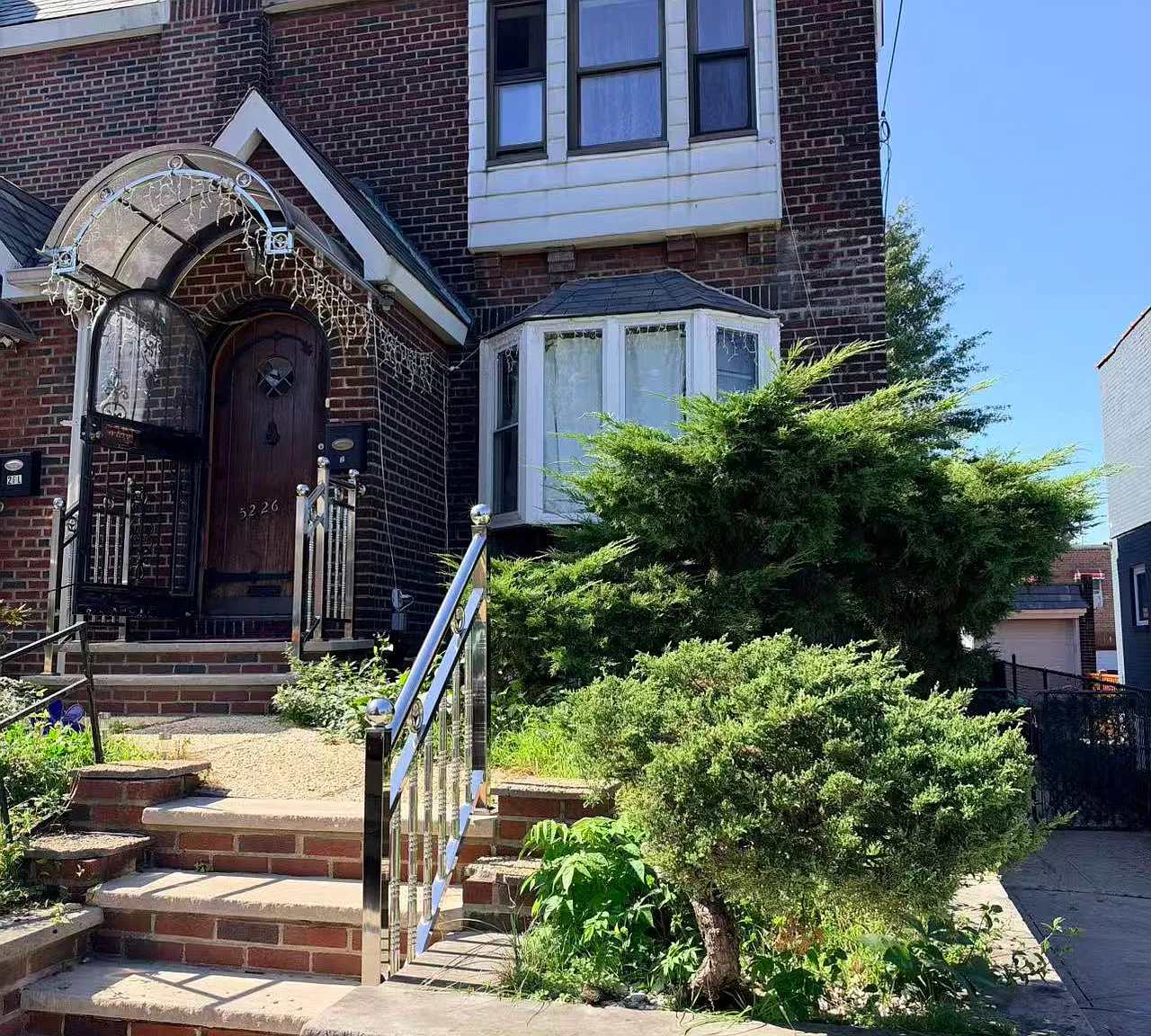 3 bed, 1050 sqft, $3,200 — Photo 1