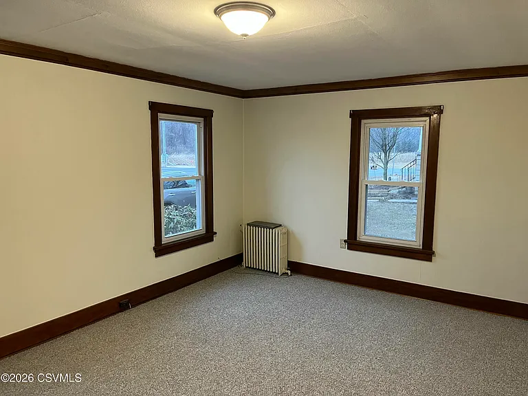 468 Railroad St — Photo 10
