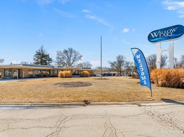 232 Bayview Rd, Elgin, IL 60123