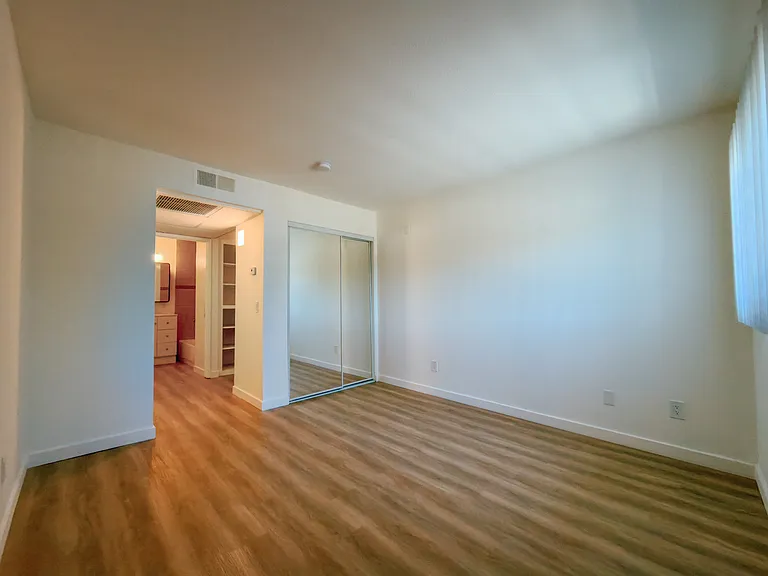 Laurel Canyon Place — Photo 9