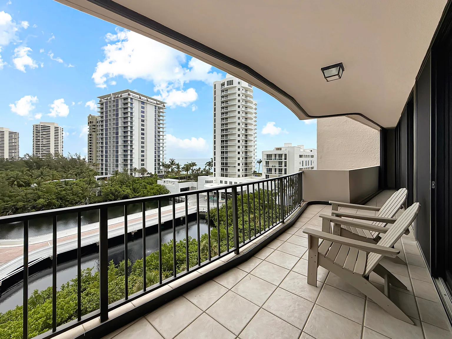 2 bed, 2.0 bath, 1432 sqft, $4,900 — Photo 2