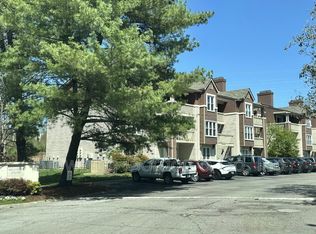 281 Hillsboro Pl, Nashville, TN 37215