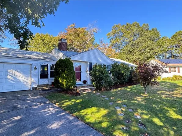 79 Fir Glade Dr, Warwick, RI 02886