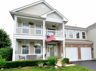 393 Nelson Dr, Geneva, IL 60134