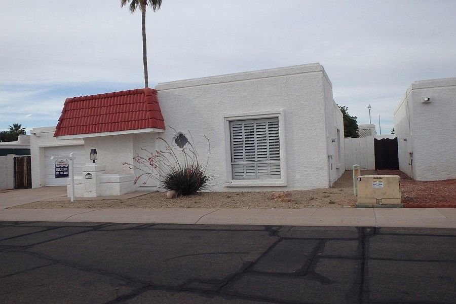 2nd image of 1030 E Villa Rita Dr