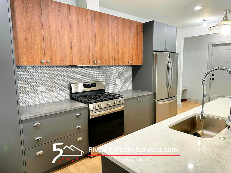 4420 S Prairie Ave #1 — Photo 1