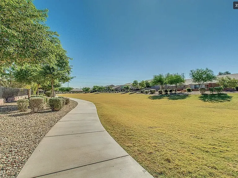 8324 S 48th Dr — Photo 36