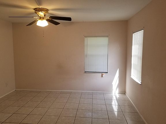 4th image of 10102 N 17th St