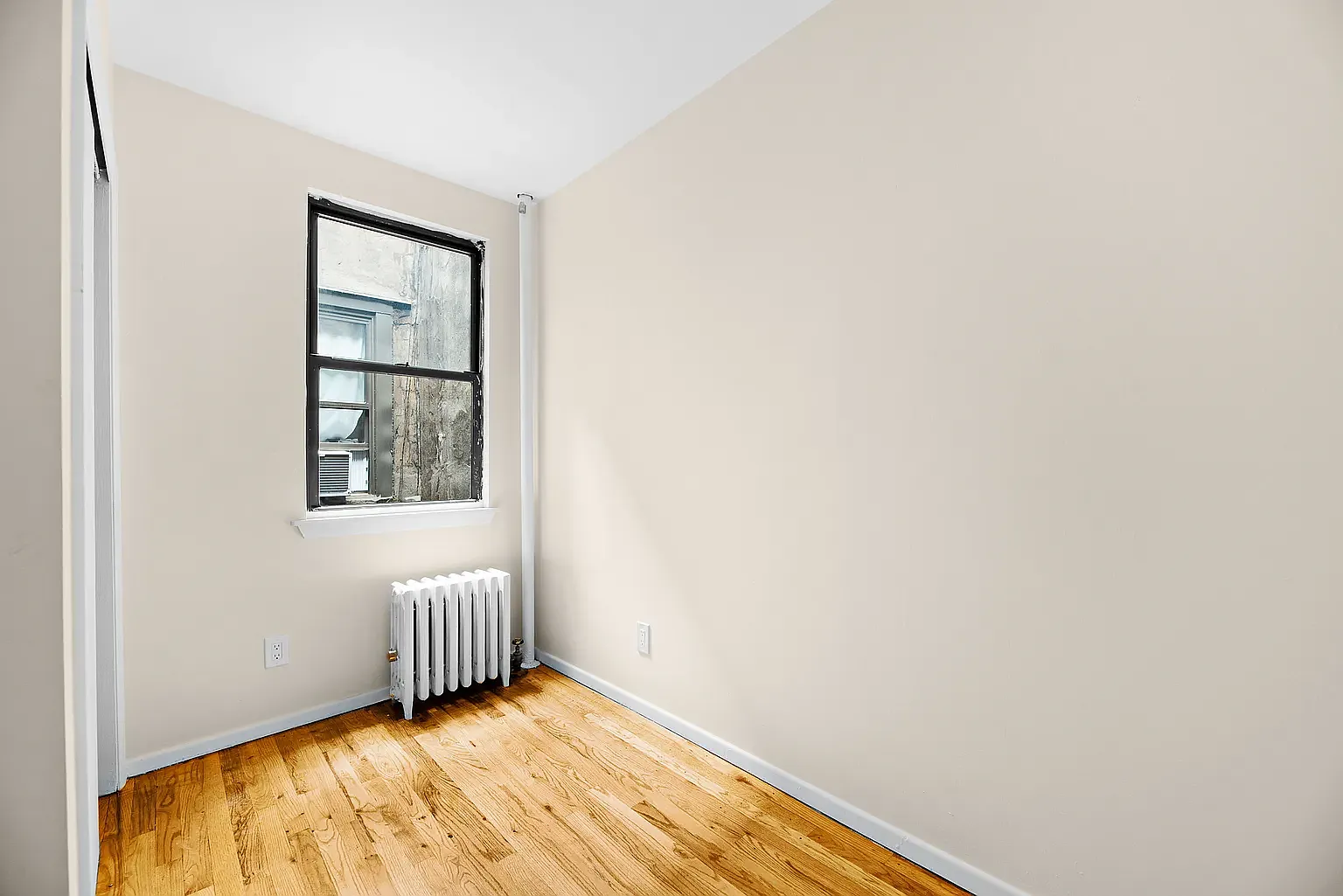 426 West 49th Street — Photo 4