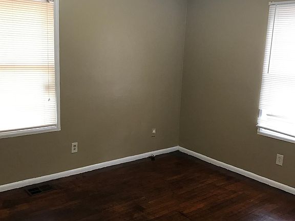 4th image of 869 Kennesaw Dr