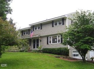 87 Ridgebury Rd, Ridgefield, CT 06877