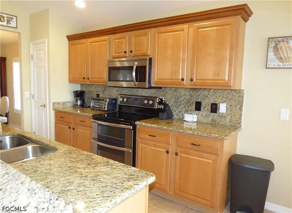2 bed, 2.0 bath, 1692 sqft, $7,400 — Photo 4
