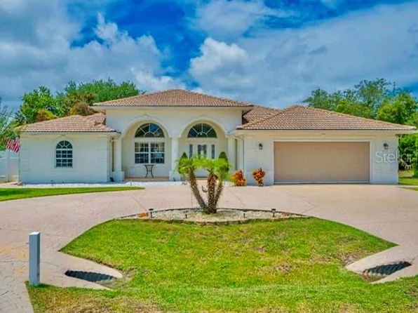 8 Fieldstone Ln, Palm Coast, FL 32137