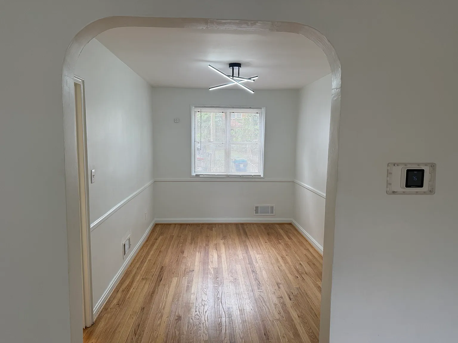 3 bed, 1300 sqft, $2,300 — Photo 4