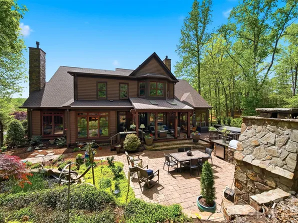 2748 Trent Dr NE, Conover, NC 28613