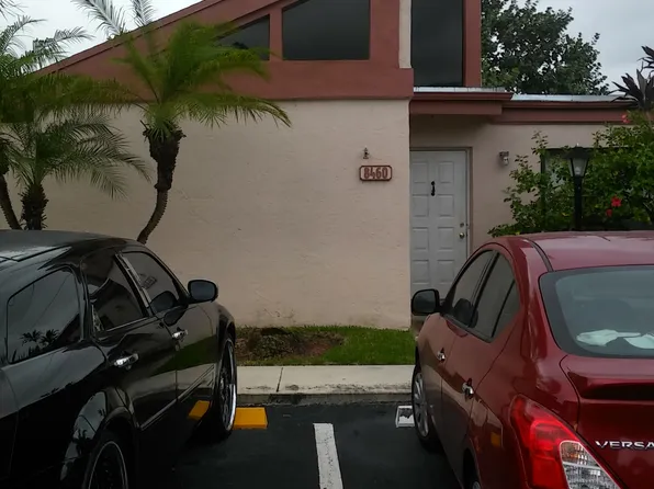 8460 NW 31st Ct, Sunrise, FL 33351