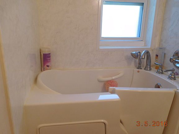 Walk in tub in main house
