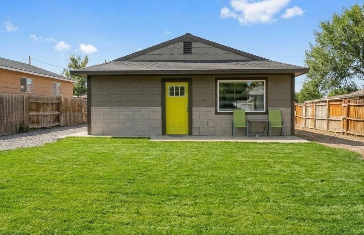 Beach Ln, Montrose — Photo 1