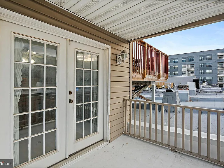 1723 Clarkson St — Photo 24