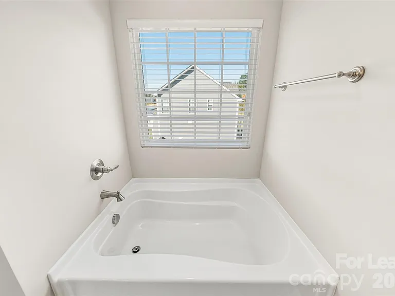 11507 Valley Oaks Ln — Photo 29