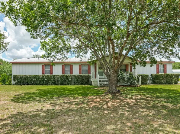 17418 Fx Ball Dr, Elmendorf, TX 78112