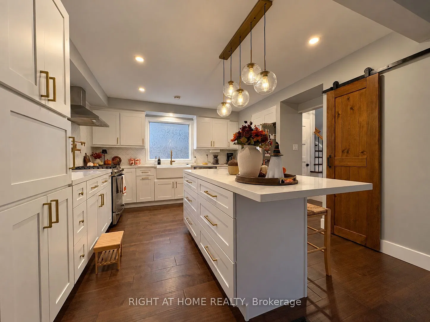 3 bed, $3,200 — Photo 3